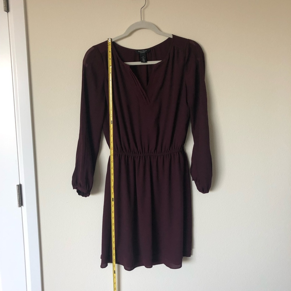Petite long sleeved lightweight White House Black Market dress
